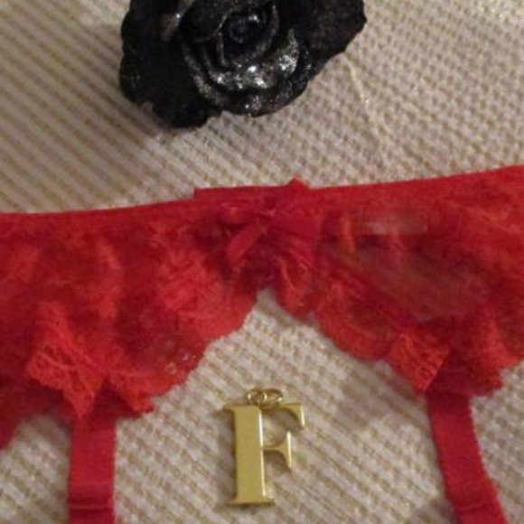 SIMONE RED LACE SATIN GARTER - Picture 10 of 13